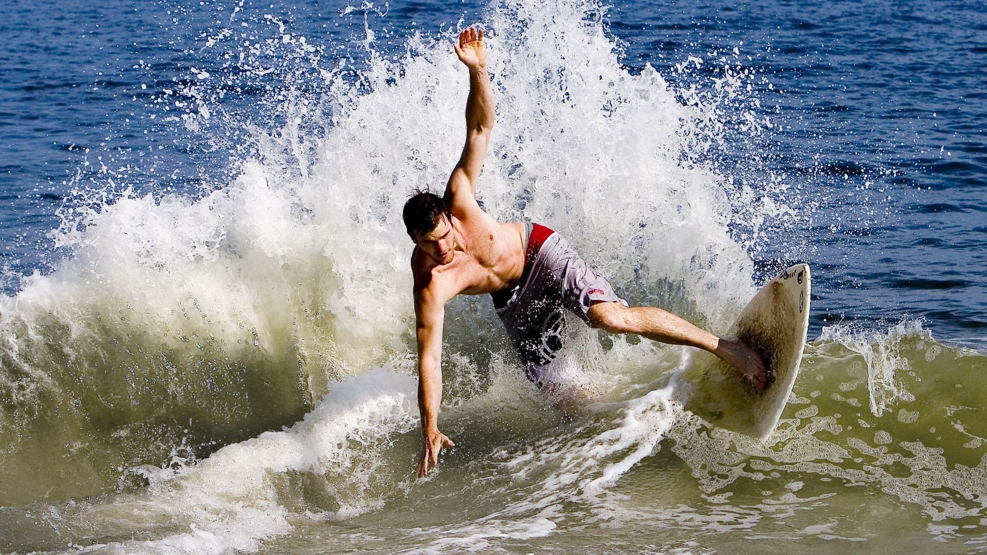 开云体育官网-火箭碾压尼克斯，小贾伦·杰克逊化身关键先生，新生代内线的攻防统治力宣言